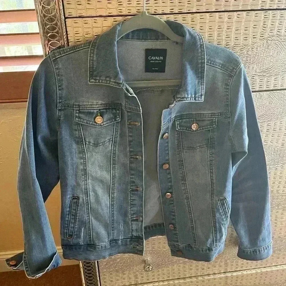 Cavalini denim / jean jacket, like new condition, medium wash, women’s Small - Picture 1 of 4